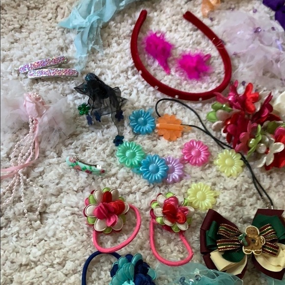 90 + girls hair accessories, ties, headbands, bows - Picture 2 of 8